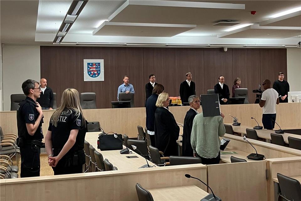 Wegen des Todes eines dreijährigen Mädchens in Bad Blankenburg müssen die Mutter des Kindes und ihr damaliger Freund nach einem Urteil des Landgerichts Gera lange Jahre hinter Gitter.Annett Gehler/dpa