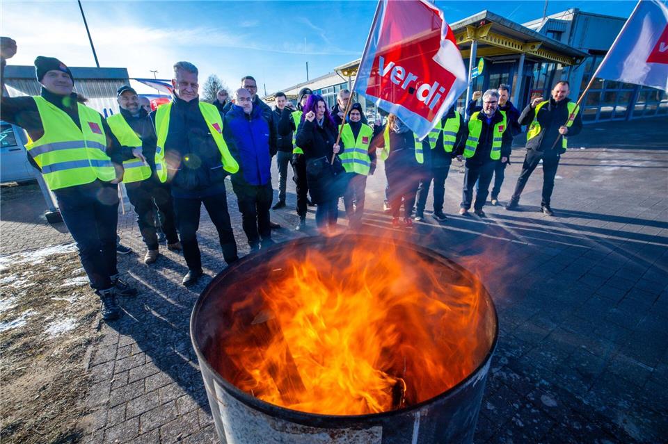 Wegen des Warnstreiks stand in weiten Teilen MVs der Nahverkehr still. Jens Büttner/dpa