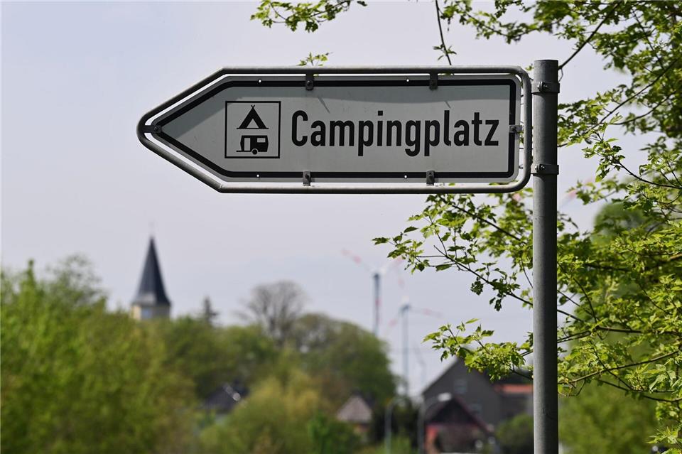 Wetter dämpft Campingsaison - Einige Urlauber sagen ab Wegen des launischen Wetters mit viel Regen stornierten einige Urlauber ihren Campingurlaub. (Symbolbild) Soeren Stache/dpa-Zentralbild/dpa