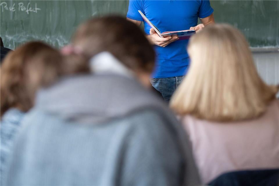 Wegen einer IT-Panne waren in der Vergangenheit im Südwesten noch mehr Lehrerstellen nicht besetzt als bislang bekannt. (Archivbild)Marijan Murat/dpa