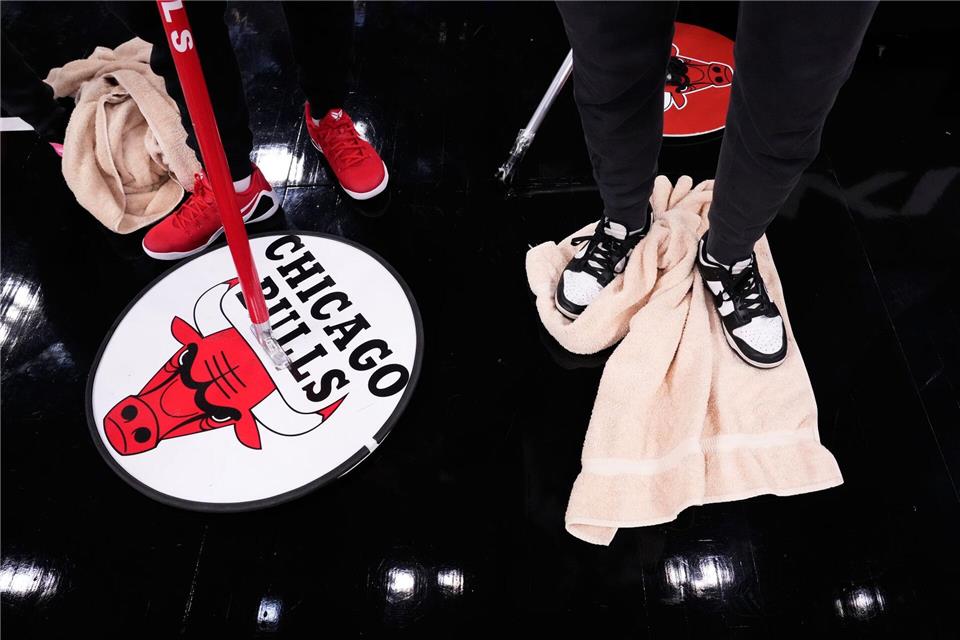 Wegen eines Eishockeyspiels soll das Parkett zu feucht gewesen sein.Nam Y. Huh/AP/dpa