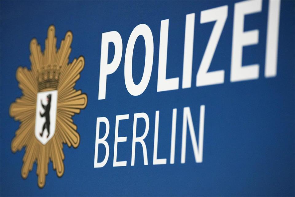 Wegen eines Software-Updates stand die Internetwache der Berliner Polizei nicht zur Verfügung. (Symbolbild)Soeren Stache/dpa