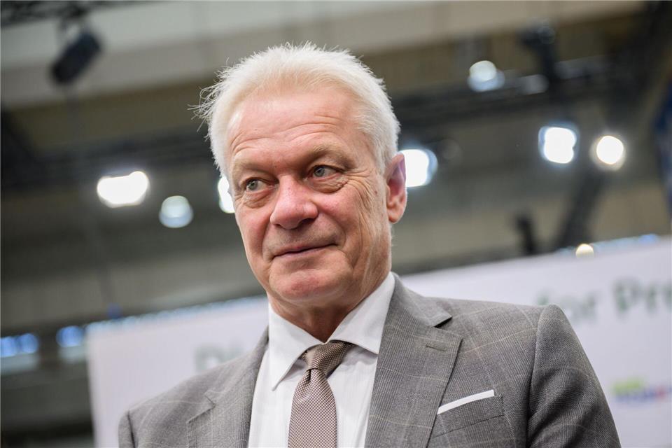 Wegen eines technischen Defektes am Flugzeug musste Bundesagrarminister Alois Rainer einen Flug in die USA umplanen. Julian Stratenschulte/dpa