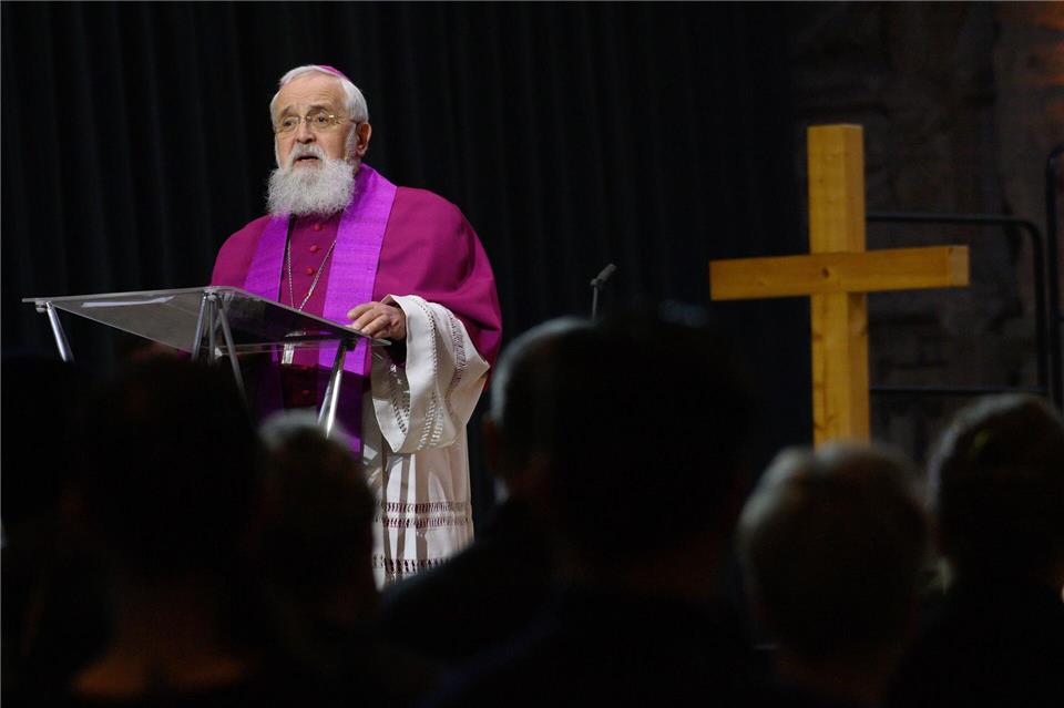 „Weihnachten ist ein Fest, das Hoffnung stiftet“, sagt Bischof Gerhard Feige. (Archivbild)Klaus-Dietmar Gabbert/dpa