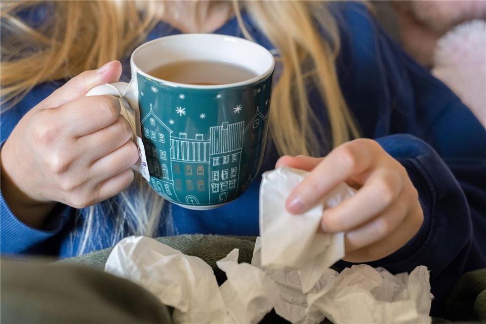 Weihnachtszeit ist auch Erkältungszeit. (Symbolbild)Alicia Windzio/dpa