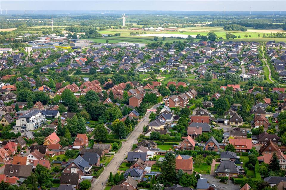 Weil Steuern und Gebühren oft nicht reichen, gibt das Land den Kommunen zusätzlich Geld über den kommunalen Finanzausgleich. (Symbolbild)Sina Schuldt/dpa