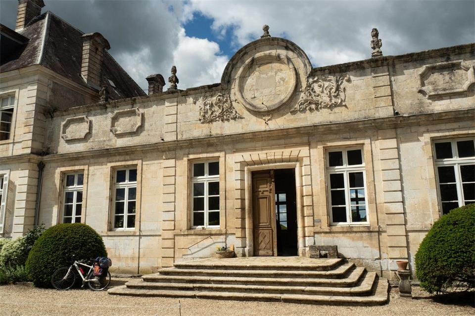 Weingut „Chateau de Cérons“: Das Terroir für die Sauternes-Weine von dort basiert auf Kalk- und Kiesböden. Andreas Drouve/dpa-tmn