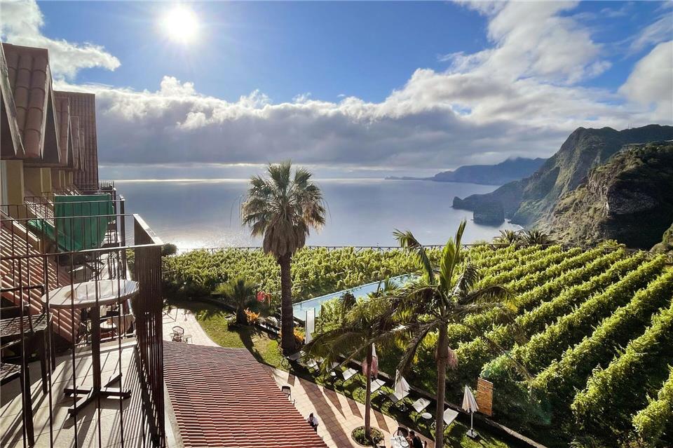 Weinproben mit spektakulärem Panorama: Die Quinta do Furão liegt direkt an der Nordostküste MadeirasManuel Meyer/dpa-tmn