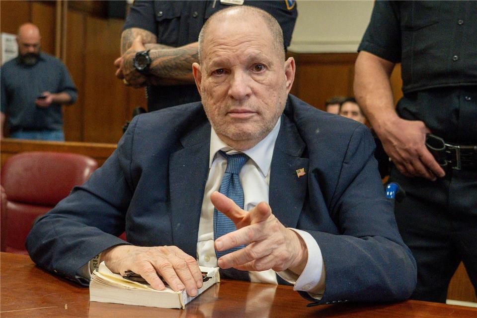 Weinstein räumte ein, Grenzen überschritten und seine Machtposition missbraucht zu haben. (Archivbild)Steven Hirsch/Pool New York Post/AP/dpa