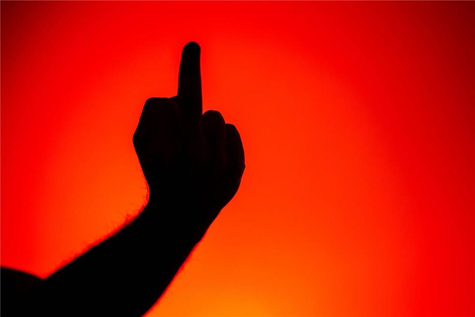 Weint die Schichtmutter oder nicht? Ein Gericht entschied: Vulgäre Kritik ist nicht automatisch ein Kündigungsgrund.picture alliance/dpa