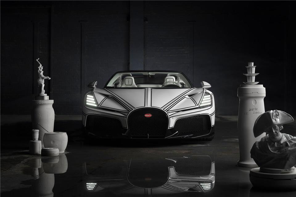 Weißer Bugatti, schwarz konturiert – und ja: Teile sind wirklich aus Porzellan. Bugatti veredelt den Mistral Blanc Éternel mit KPM-Handarbeit.Bugatti Automobiles S.A.S./dpa-tmn