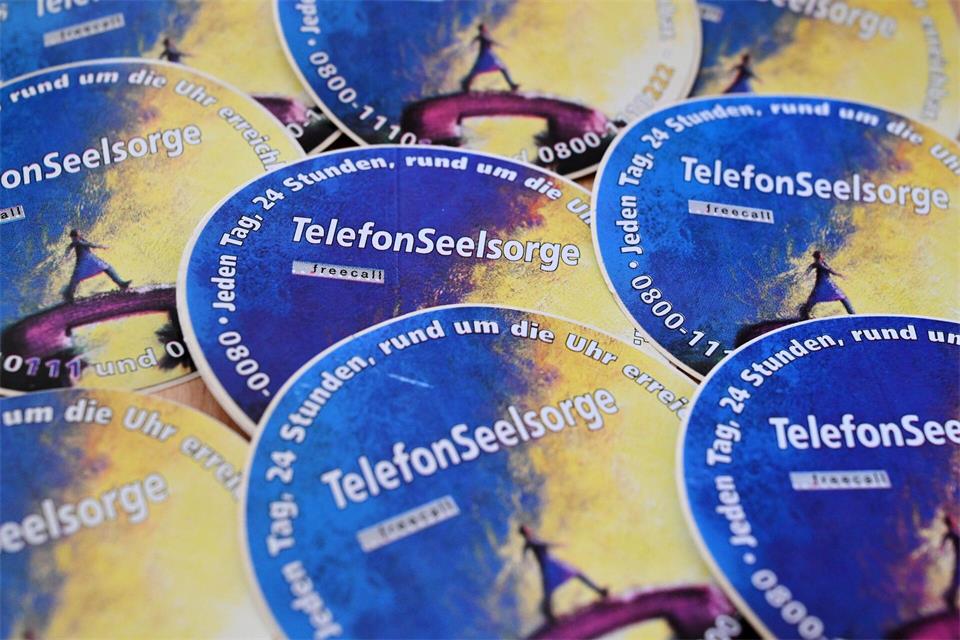 Weit über eine Million Anrufe gab es letztes Jahr deutschlandweit.Soeren Stache/dpa