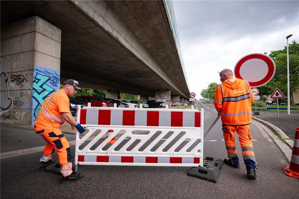 Weiträumige Umfahrungen führen über die A3 oder die A61. Benjamin Westhoff/dpa