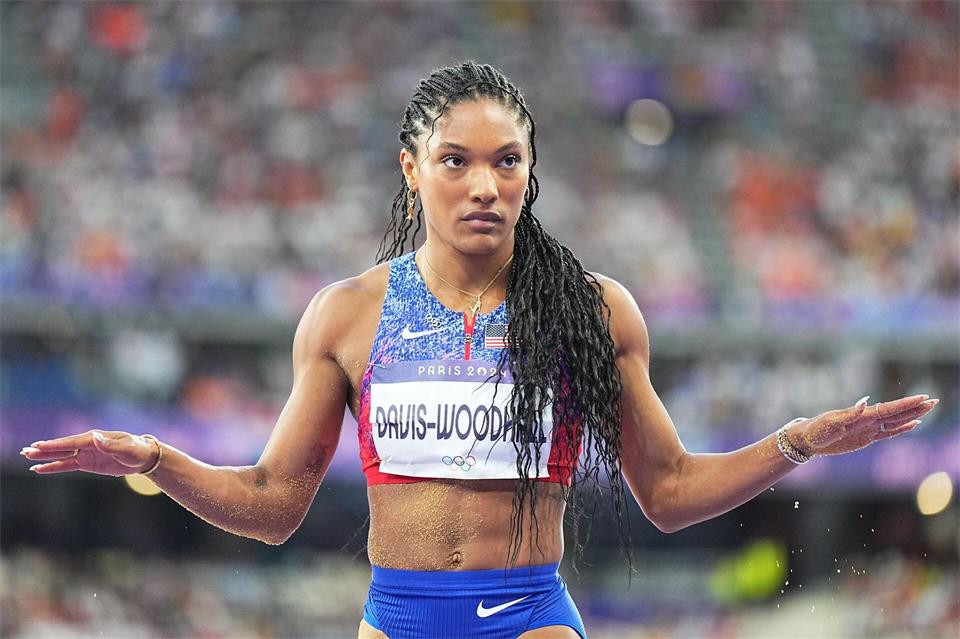Weitsprung-Olympiasiegerin Tara Davis-Woodhall erlitt bei einem Autounfall eine Gehirnerschütterung. (Archivbild)Michael Kappeler/dpa