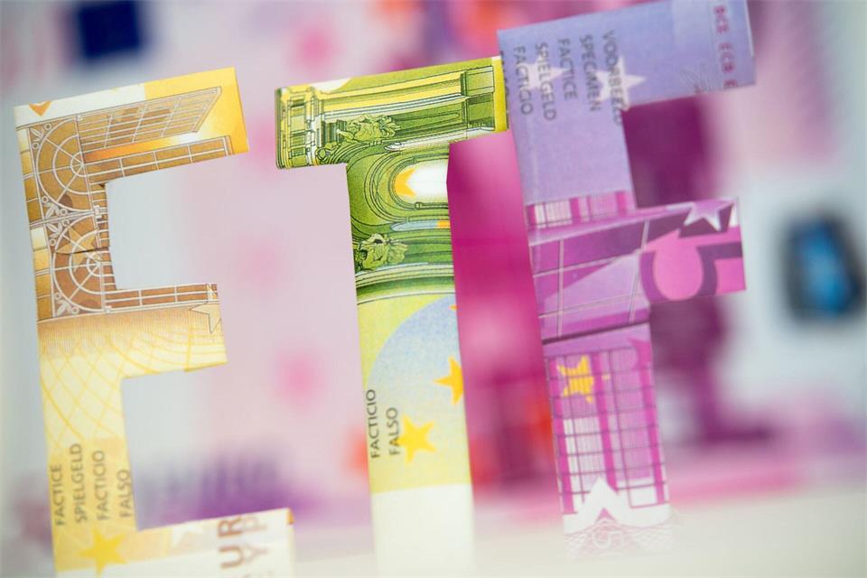 Welt-ETF mit breiter Streuung: Der Vanguard FTSE Global All-Cap UCITS ETF umfasst große, mittlere und kleine Unternehmen aus Industrie- und Schwellenländern.picture alliance/dpa/dpa-tmn