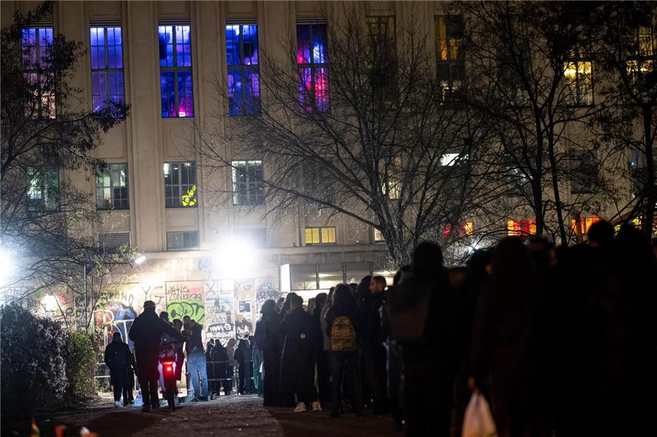 Stirbt die Schwulenszene aus?  Weltberühmt und ursprünglich mal recht gay: das „Berghain“. Der Techno-Club ist aber meist kein reiner Schwulenclub. (Archivbild)Fabian Sommer/dpa