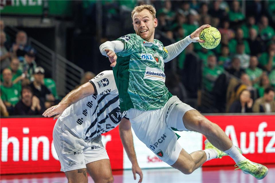 Welthandballer Mathias Gidsel im Duell gegen Kiel.Andreas Gora/dpa