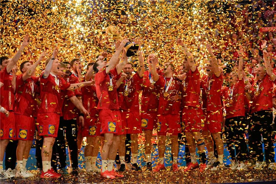 Weltmeister Dänemark ist der große EM-Favorit. (Archivbild) Darko Bandic/AP/dpa