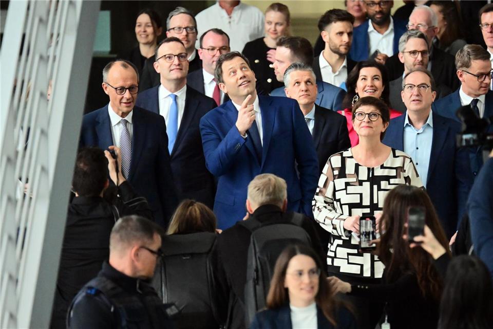 Wen CDU, CSU und SPD ins Kabinett des wohl künftigen Kanzlers Friedrich Merz schicken werden, ist noch offen.Sebastian Christoph Gollnow/dpa