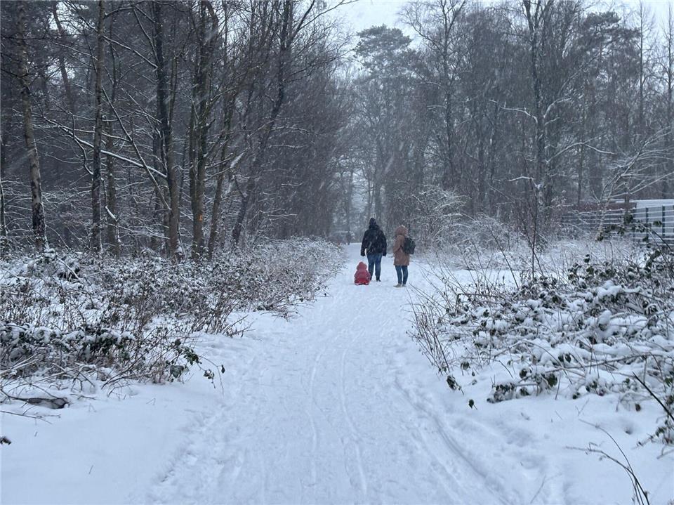 Wen der Papa liebt, den zieht er. Viele Familien nutzten die Gelegenheit für ein...