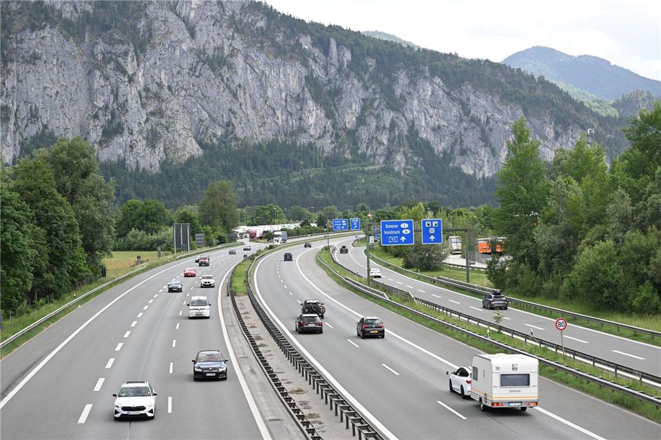 Wenig Verkehr herrschte am Tag der Total-Sperre auf der sonst vielbefahrenen A93 Richtung Österreich. Felix Hörhager/dpa