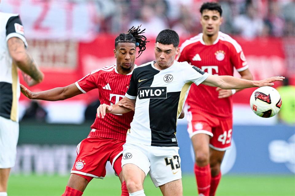 Wenige Wochen nach dem Bundesliga-Debüt schon zur Nationalelf? Felix Keidel. (r)Uwe Anspach/dpa