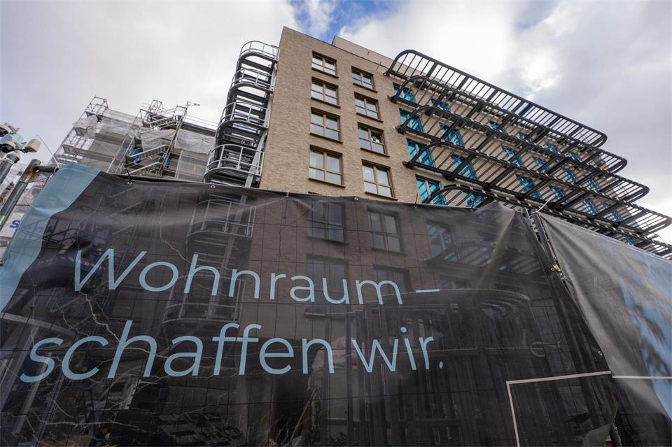 Weniger Komfort, dafür weniger Kosten, das steckt hinter dem Gebäudetyp E. (Archivbild)Andreas Arnold/dpa