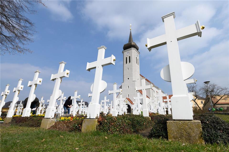 Weniger Vandalismus in Kirchen und auf Friedhöfen in Sachsen - Sorge bleibt aber (Archivbild). Sebastian Kahnert/dpa