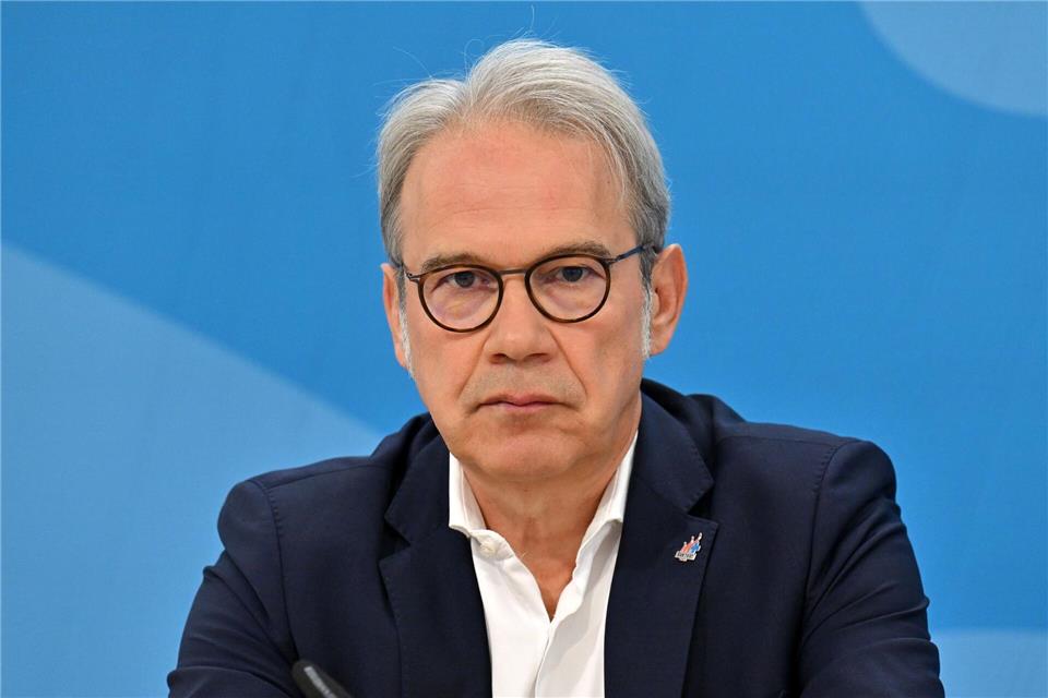 Weniger Zuwanderung und ein Geburtendefizit setzen Thüringen zu. Der zuständige Minister Georg Maier (SPD) warnt vor einfachen Lösungen und fordert neue Ansätze. (Archivbild)Martin Schutt/dpa