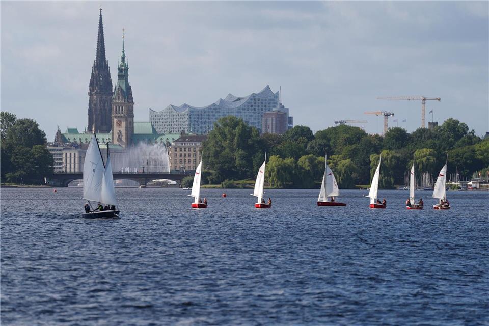 Wenn Hamburg schon 2024 klimaneutral sein will, sind dafür große Anstrengungen nötig, sagt ein Gutachten. Marcus Brandt/dpa
