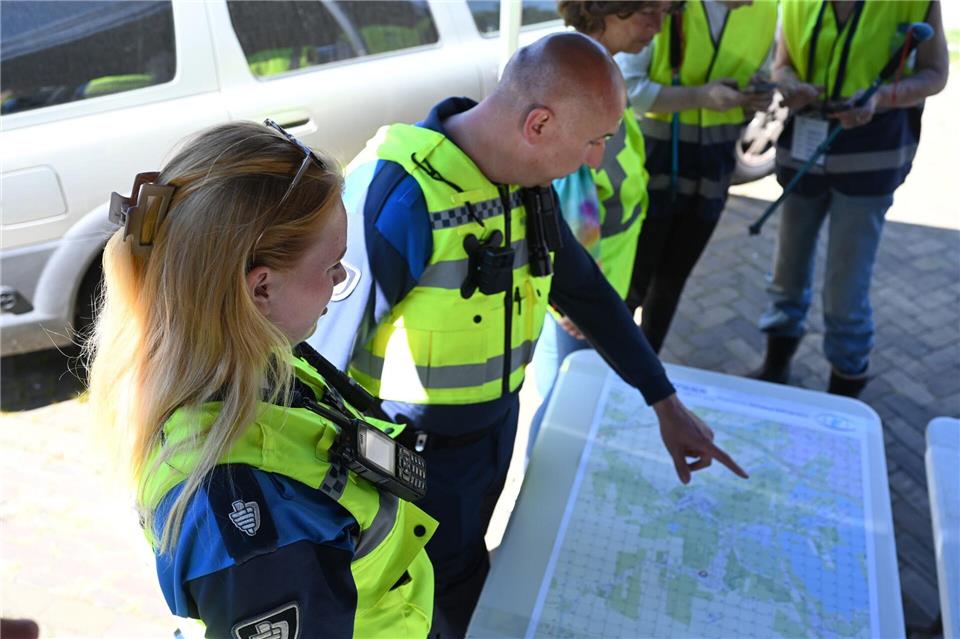 Wenn Kinder vermisst werden, laufen oft größere Suchaktionen. (Symbolbild) Lars Penning/dpa