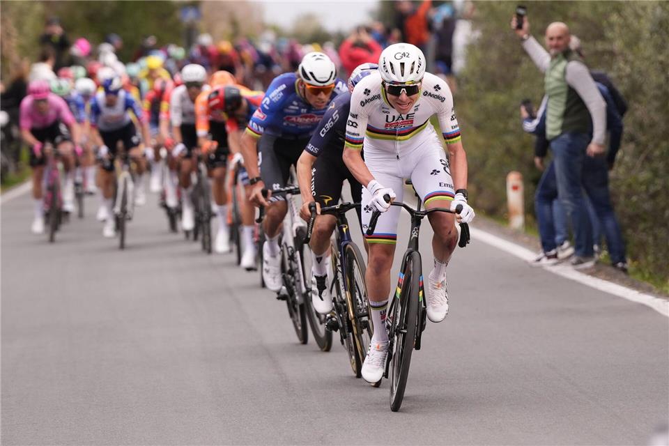 Wenn Tadej Pogacar antritt, können nur wenige folgen.Fabio Ferrari/LaPresse/AP/dpa