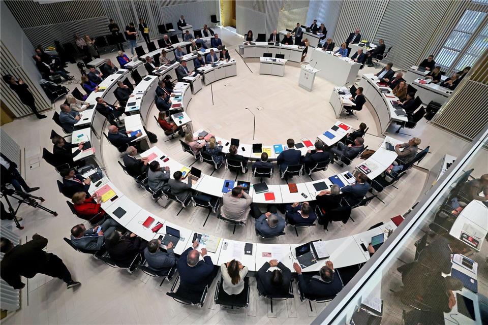 Wenn am Sonntag der Landtag neu gewählt werden würde, wäre die SPD nicht mehr stärkste Kraft im Land. (Archivbild)Bernd Wüstneck/dpa