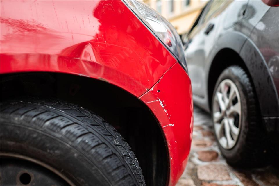 Teurere Haftpflicht-Klassen für 500.000 Autofahrer Wenn es in einer Region öfter kracht, wird die Versicherung teurer. (Archivbild)Robert Michael/dpa
