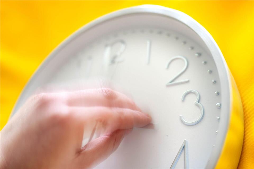 Wenn innere und äußere Uhr nicht übereinstimmen, können Schlafprobleme die Folge sein. picture alliance/dpa