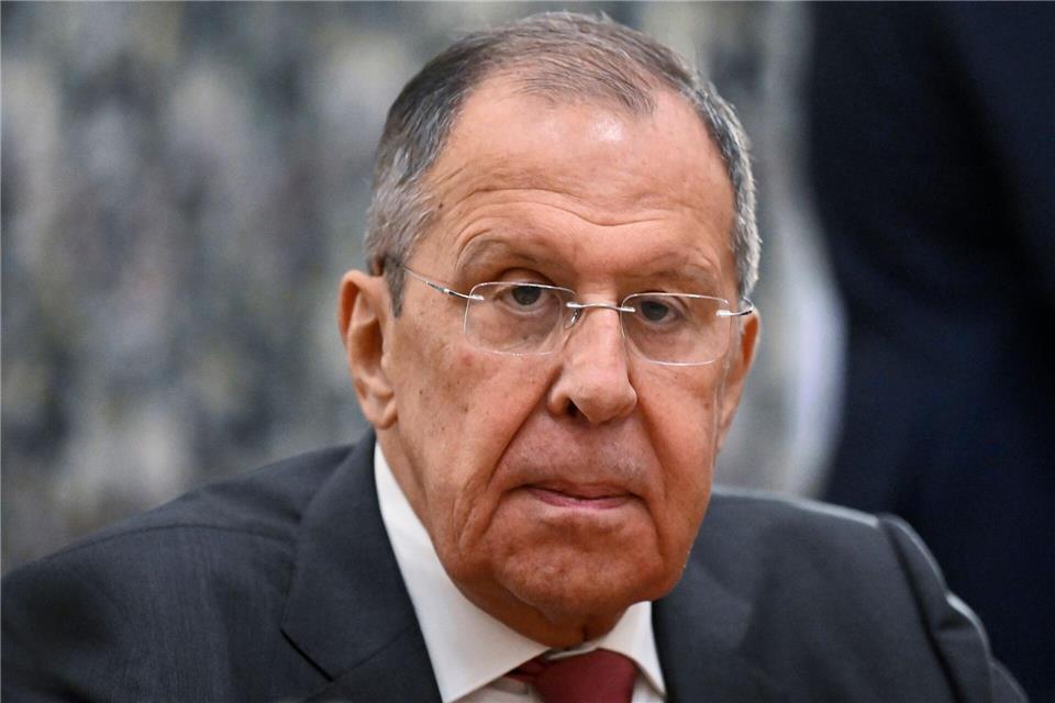 „Wenn man einfach so aufhört, bedeutet das, die Ursachen dieses Konflikts zu vergessen“, sagte Außenminister Sergej Lawrow der russischen Nachrichtenagentur Interfax zufolge. (Archivbild)Alexander Nemenov/POOL AFP/dpa
