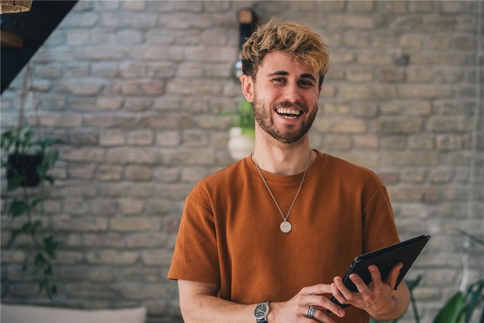 Wenn wir innehalten und bewusst handeln, entsteht Gelassenheit. Das lässt sich trainieren.picture alliance/dpa/dpa-tmn