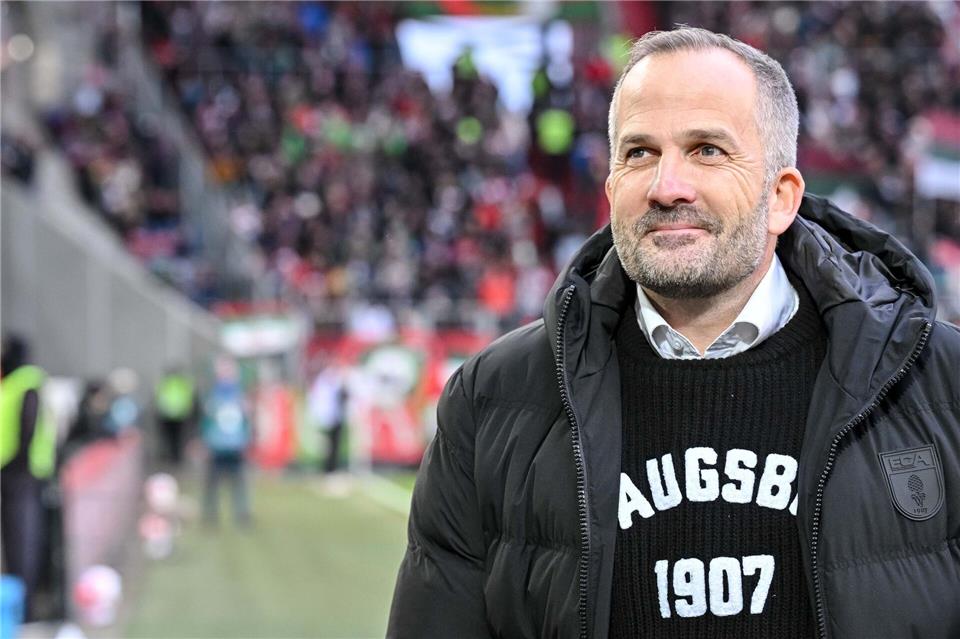 Wenn’s Spaß macht: Manuel Baum macht doch als Augsburger Coach weiter. (Archivbild)Harry Langer/dpa