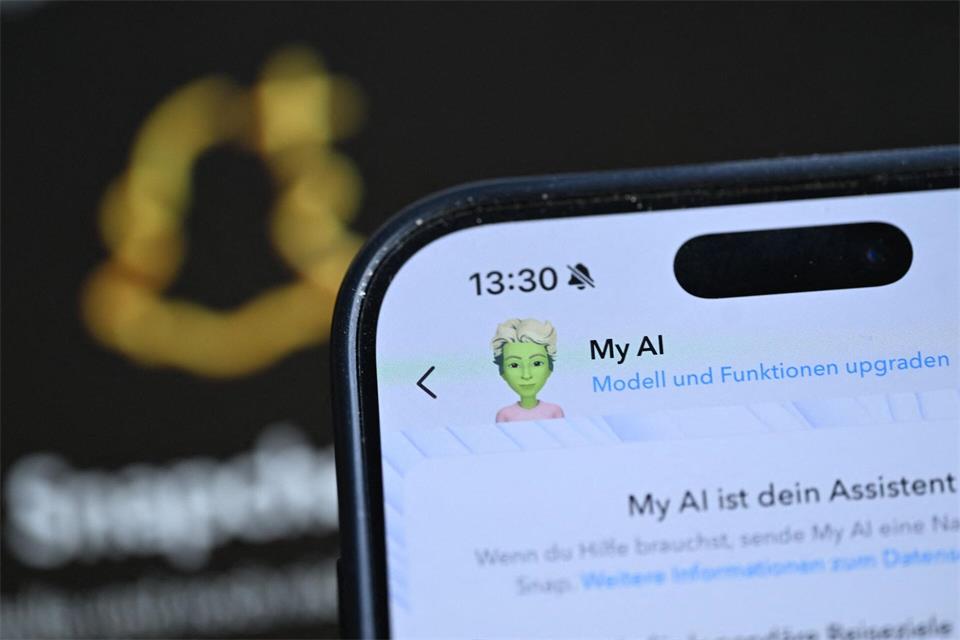 Wer Snapchat nutzt, kann auf den KI-Assistenten „My AI“ zugreifen.Wolf von Dewitz/dpa