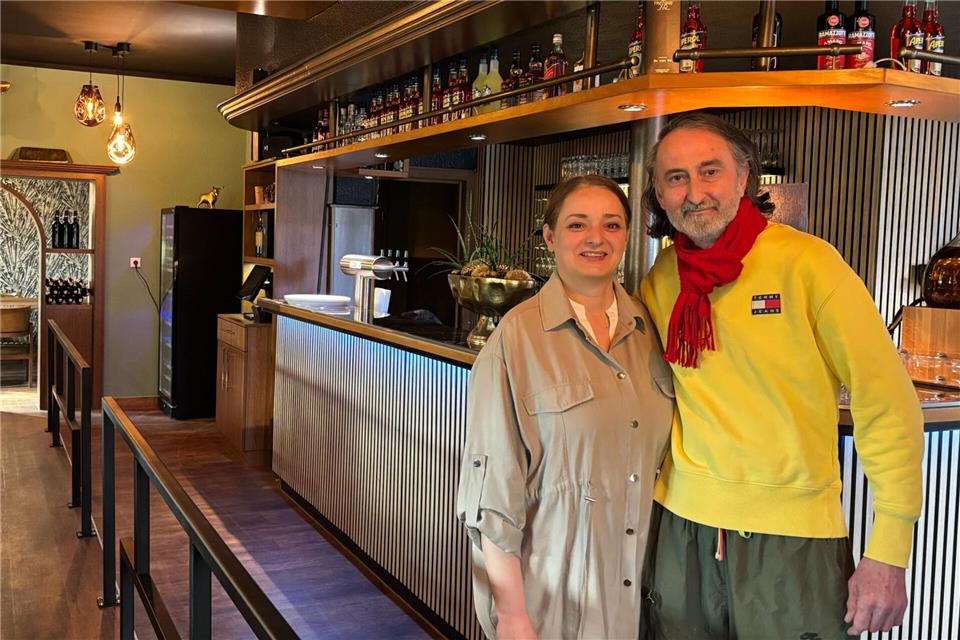 Wer an den Feiertagen gerne außer Haus Essen geht, reserviert oft frühzeitig. Hier im Dubrovnik kamen die Anfragen für die Feiertage erst vor etwa zwei Monaten, das Restaurant ist aber nun fast ausgebucht.