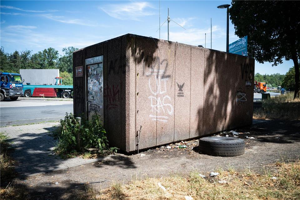 Wer auf einer längeren Autofahrt eine Pause einlegt, hofft vor allem auf eines: eine saubere Toilette. (Archivbild)Hannes P. Albert/dpa
