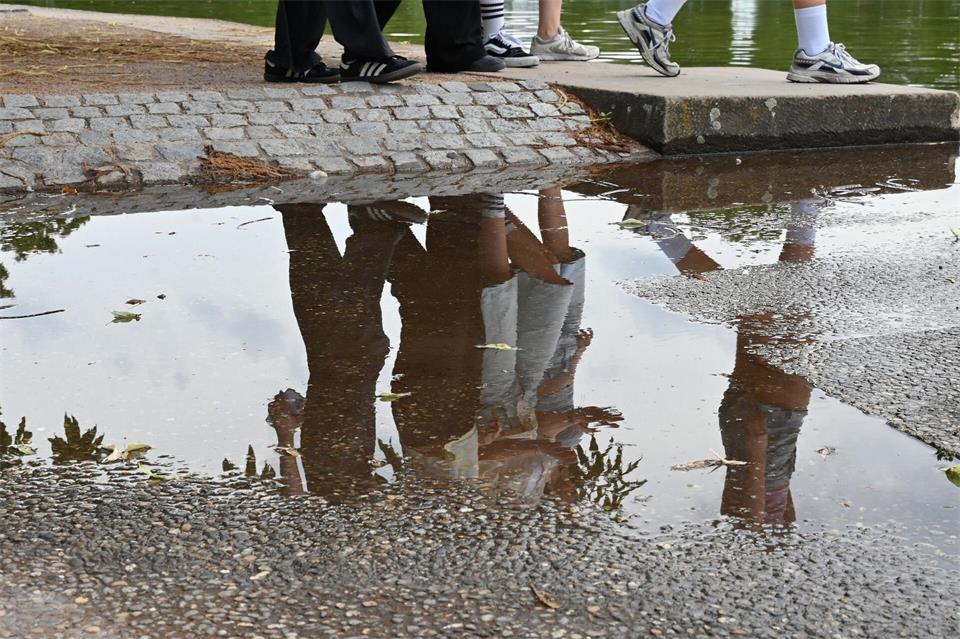 Wer die Schulpflicht ignoriert, begeht in Niedersachsen nur noch als Volljähriger eine Ordnungswidrigkeit. (Symbolbild)Jennifer Kramer/dpa