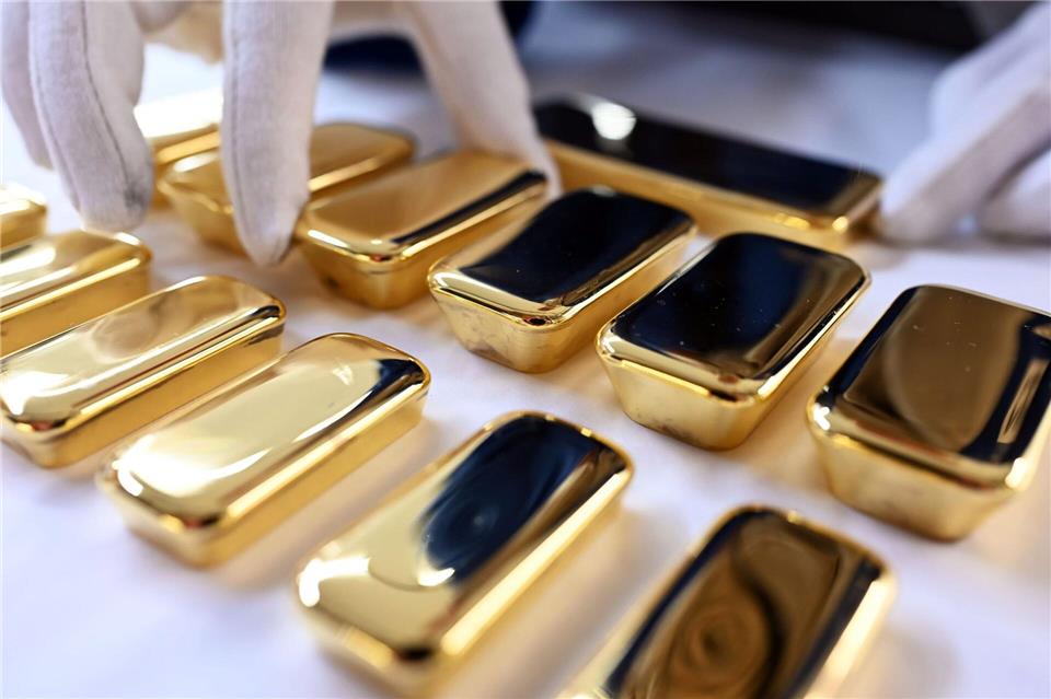 Wer ein Teil seines Vermögens in Gold investieren möchte, sollte Kleinsteinheiten möglichst vermeiden. Denn für diese werden in der Regel üppige Aufpreise fällig.picture alliance/dpa