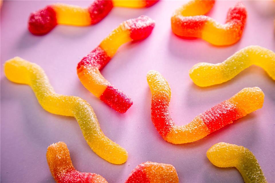 Wer eine Zeit lang auf Süßigkeiten verzichtet, kann sich das Verlangen nach Zucker zumindest etwas abtrainieren. picture alliance/dpa/dpa-tmn