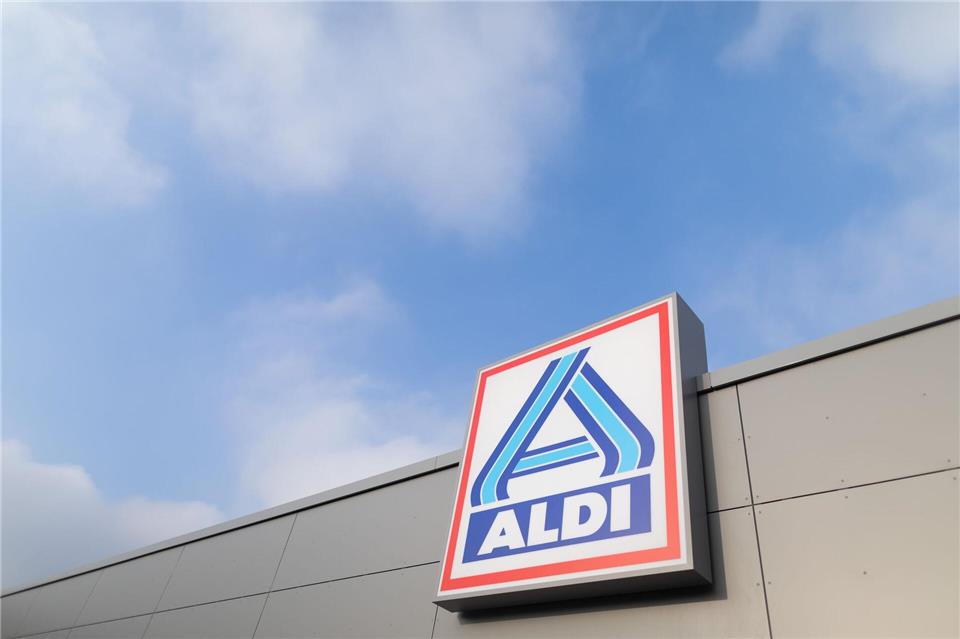 Wer gerebeltes Basilikum der Marke Le Gusto im 15-Gramm-Glas bei Aldi Nord gekauft hat, sollte prüfen, ob die Ware von einem Rückruf betroffen ist. (Archivbild) Rolf Vennenbernd/dpa