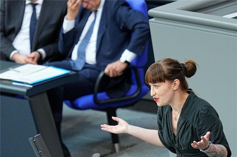 Wer hat’s gemacht? Sie hat’s gemacht. Reichinnek löst das Renten-Dilemma der Koalition.Michael Kappeler/dpa