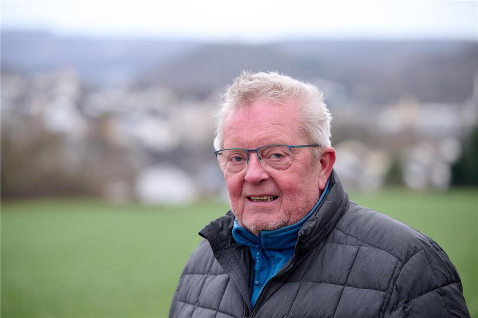 Wer ihn nach dem Kanzlerhaus fragt, wird in die falsche Richtung geschickt: Anwohner Jürgen Sölken. Bernd Thissen/dpa