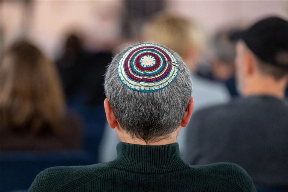 Wer in Berlin Kippa trägt, ist bisweilen nicht sicher vor Anfeindungen. (Symbolbild)Christophe Gateau/dpa