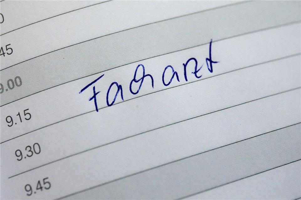 Wer in Deutschland einen Facharzttermin braucht, muss häufig viel Geduld haben. (Symbolfoto)Jens Wolf/dpa-Zentralbild/dpa