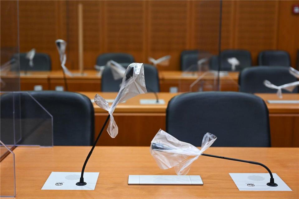 Wer in Hessen eines Mordes verdächtigt wird, landet meist rasch vor Gericht. (Symbolbild)Arne Dedert/dpa